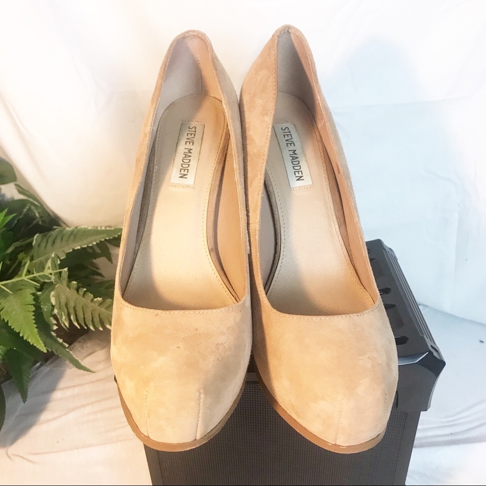 EUC- Steve Madden Sarrina Beige Suede Pumps